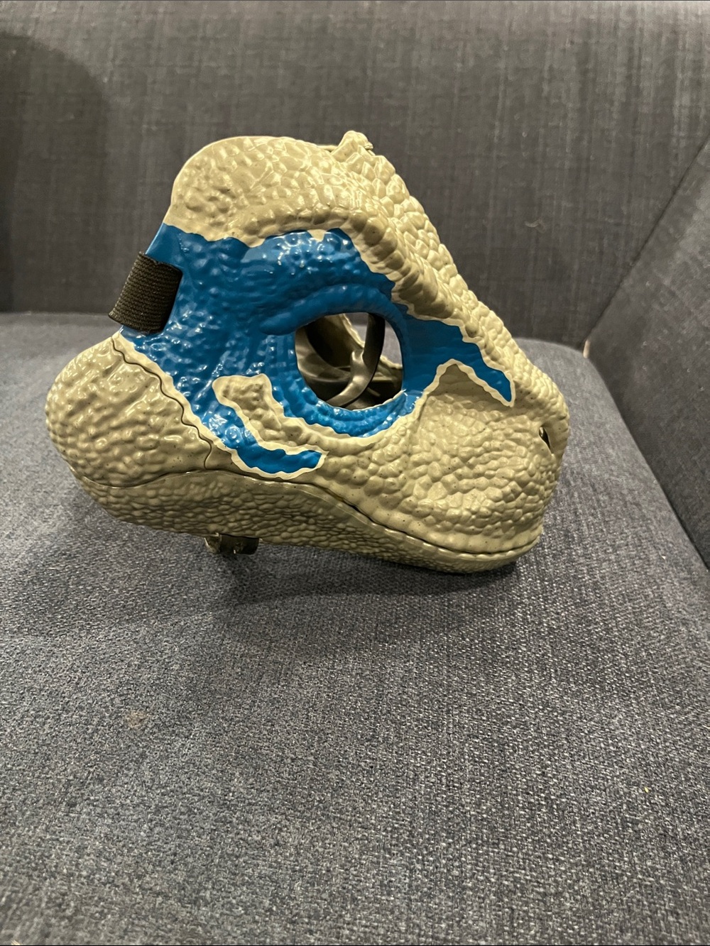 Jurassic Park Universal “Blue” Raptor Moving Mask
